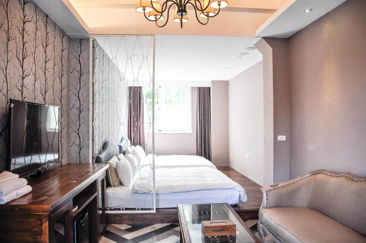 Look Bed And Breakfast Yuchi Bagian luar foto