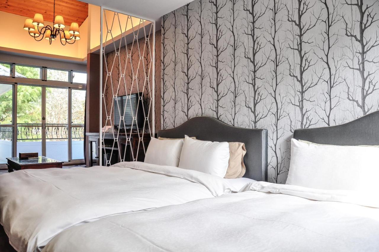 Look Bed And Breakfast Yuchi Bagian luar foto