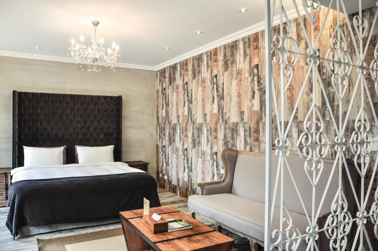 Look Bed And Breakfast Yuchi Bagian luar foto