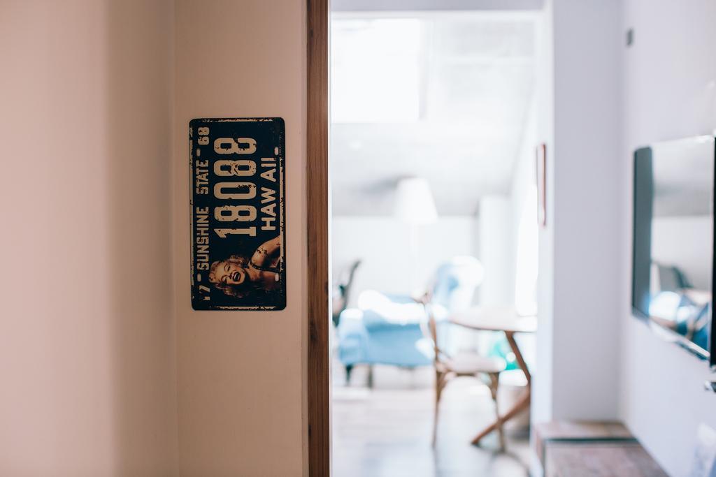 Look Bed And Breakfast Yuchi Bagian luar foto