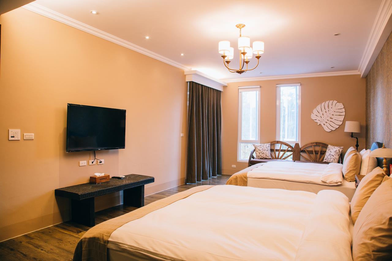 Look Bed And Breakfast Yuchi Bagian luar foto