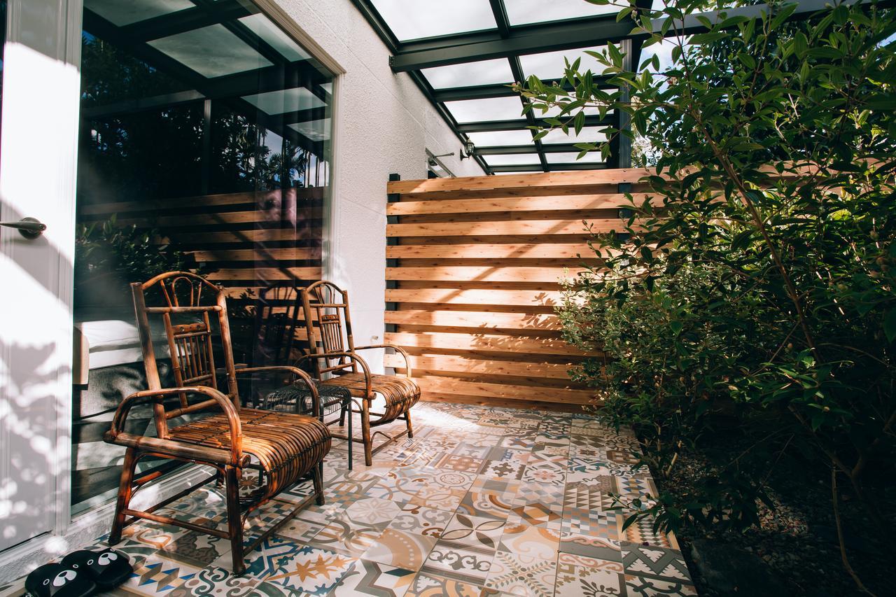Look Bed And Breakfast Yuchi Bagian luar foto