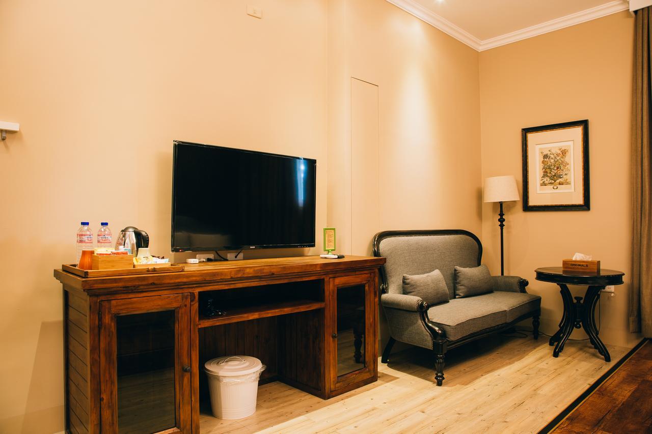 Look Bed And Breakfast Yuchi Bagian luar foto